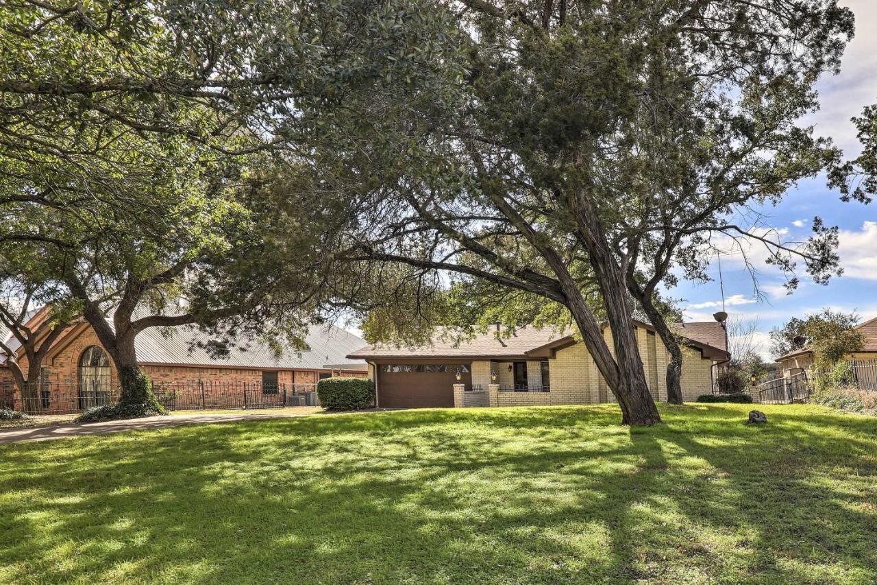 Granbury Getaway With Lake Views 2 Mi To Downtown! Exterior photo